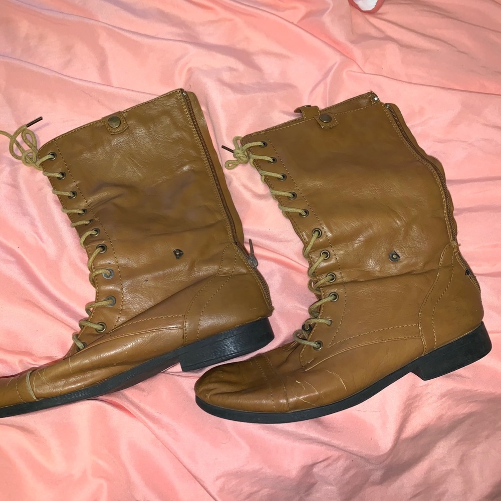 boots, zip up or wear down